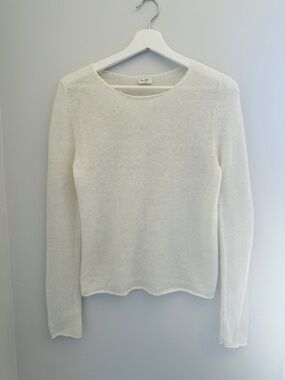 Brandy Melville Soft Knit Cream Sweater